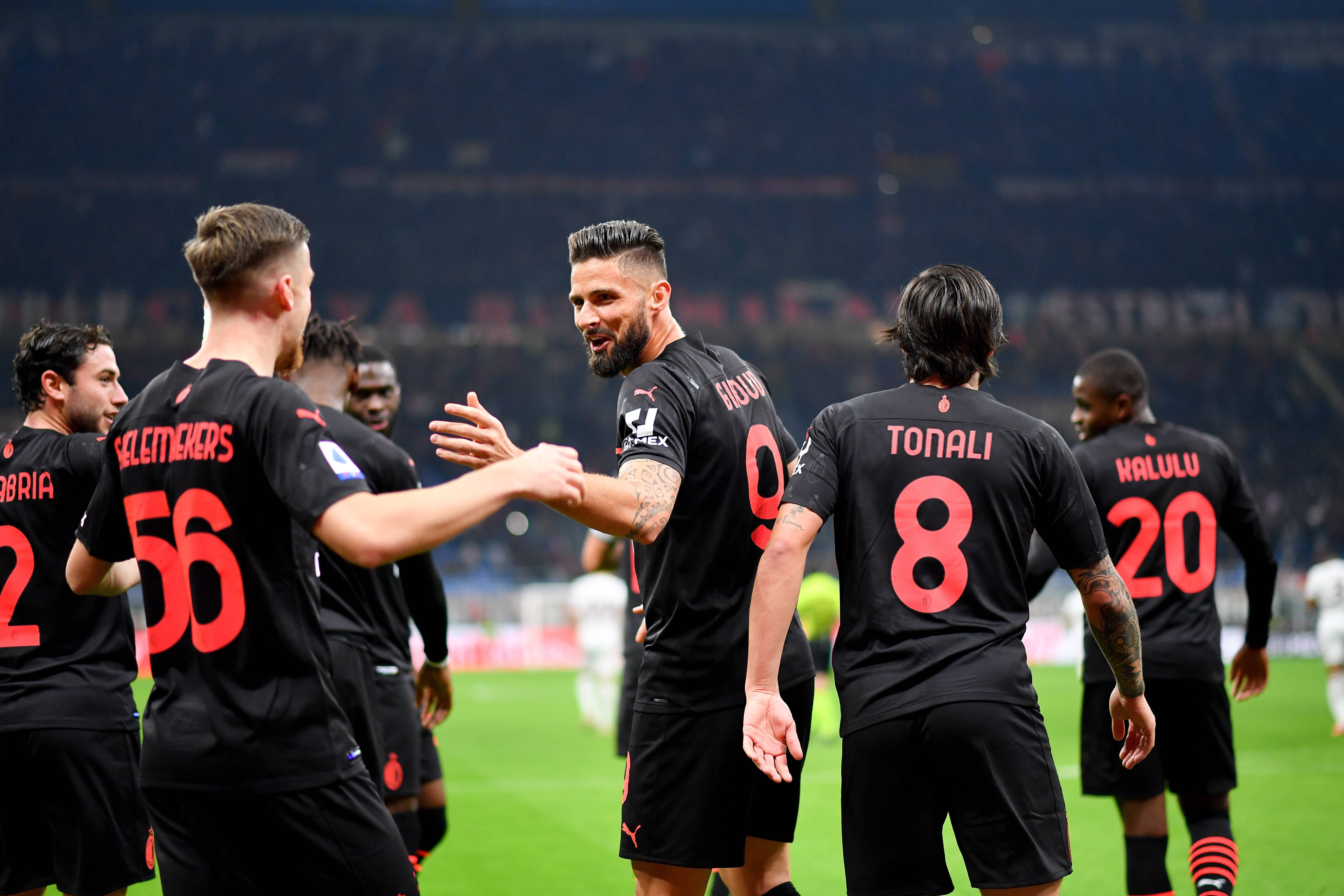 米体：AC米兰曾接近签下阿坎吉，因薪资与无欧冠赛事最终告吹（米兰体育报：AC米兰一度接近签下阿坎吉，但因薪资与无缘欧冠导致交易失败）