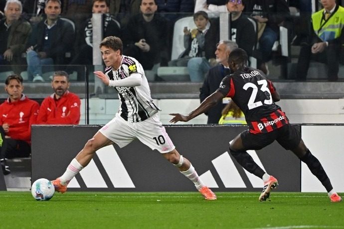 曼城斯特林关键进球锁定三分（斯特林制胜球助曼城收获三分）