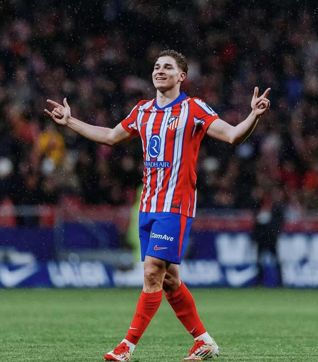 皇马又开始发疯了是吧，一个蹲坑的买范德芬干什么？（皇马又开始折腾了？引进范德芬究竟图什么？）