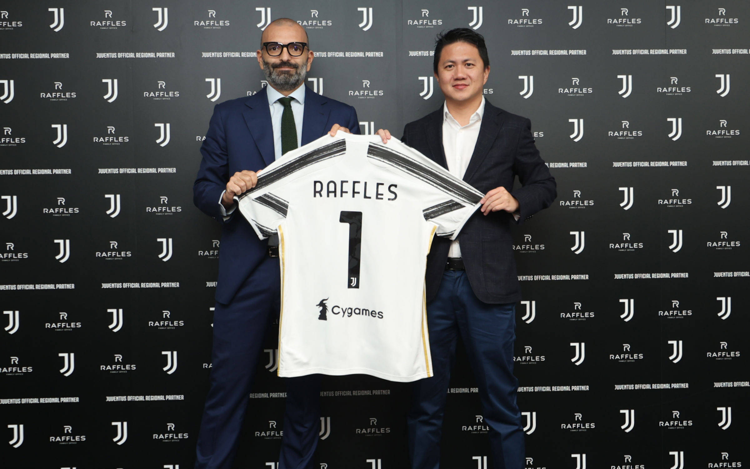 潘德夫：国米被裁判戏耍，范戴克手球明显是点球但却被无视（潘德夫批评判罚：裁判戏弄国米，范戴克手球明显点球遭忽略）