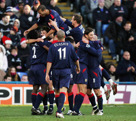 TA分析3-5-2阵型：从翼卫驱动到双锋美学，弱队逆袭制胜之道（3-5-2全解析：翼卫驱动、双锋共舞，弱队逆袭的取胜法则）