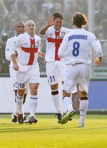 欧冠：巴黎大胜曼联 内马尔建功（欧冠：巴黎完胜曼联，内马尔破门）