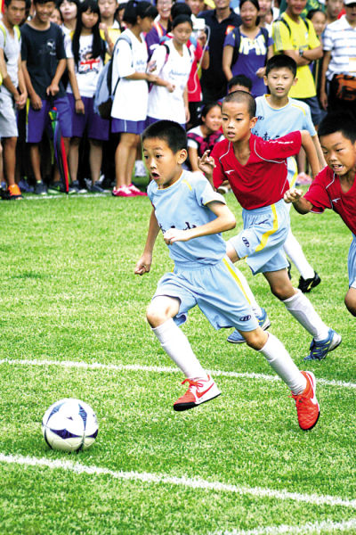 英媒：拜仁有意在一月永久签下梅努，已和他的经纪人直接会谈（英媒：拜仁计划一月以永久转会引进梅努，已与其经纪人直接会谈）