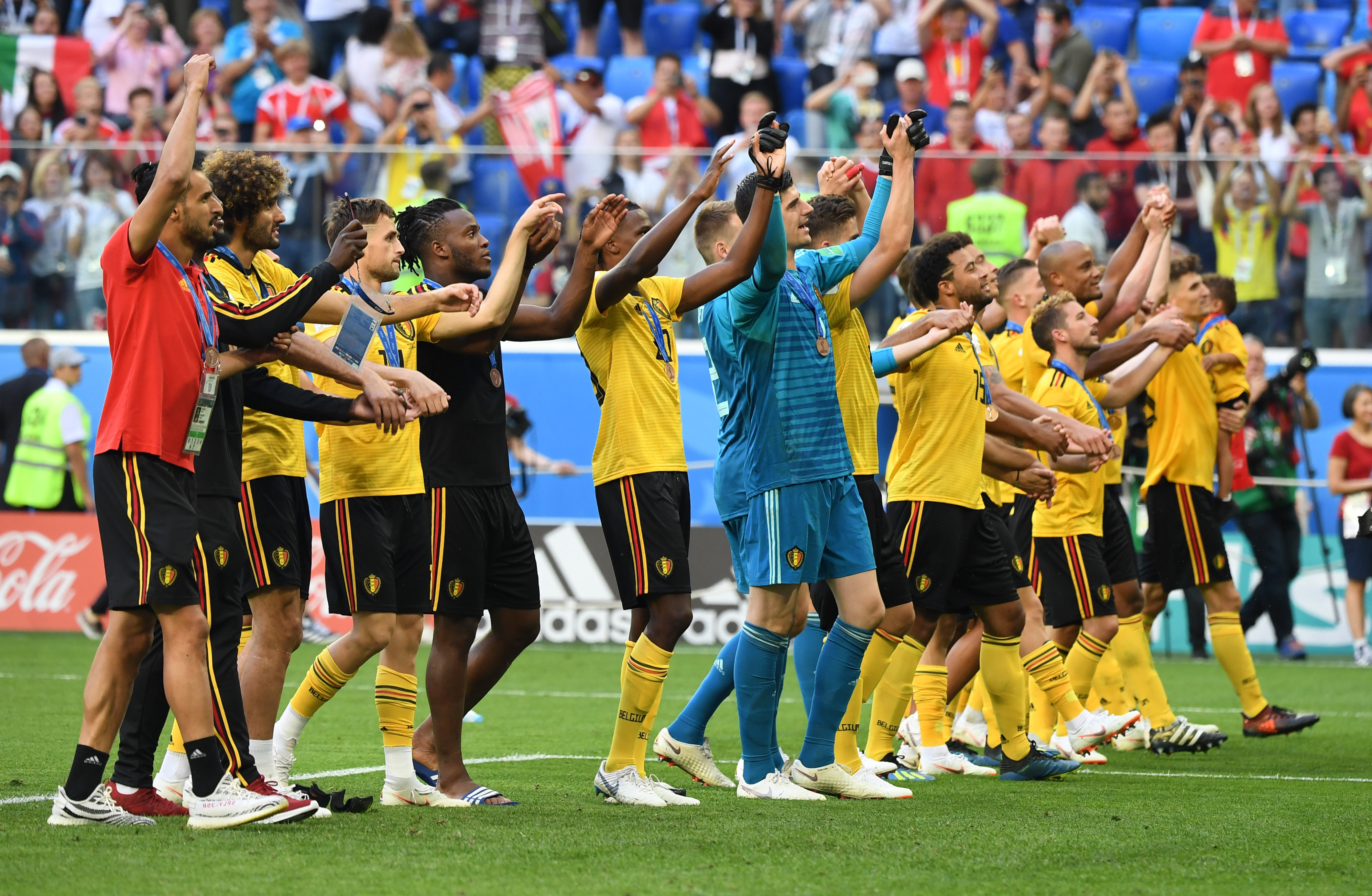 巴尔吉闪耀维拉马林，精彩进球与助攻助巴萨逆转贝蒂斯（巴尔吉维拉马林一传一射，助巴萨逆转战胜贝蒂斯）